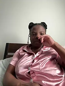 Snapshot of princesselizabeth chatting on 05-13-26, 12:23 princesselizabeth online show from 05-13-26, 12:23