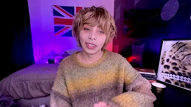 Snapshot of Aronn_44 chatting on 07-08-26, 01:41 Aronn 44 online show from 07-08-26, 01:41