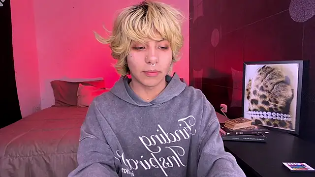 Aronn 44 online show from 05-15-26, 01:47