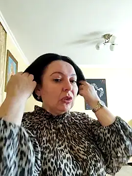 EmmaEmmy40 online show from 05-28-26, 05:48