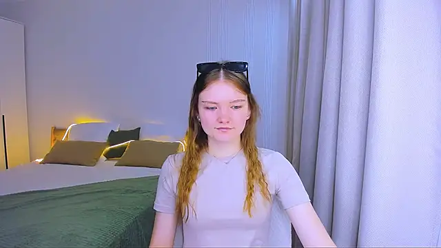 LookEva online show from 06-19-26, 04:51