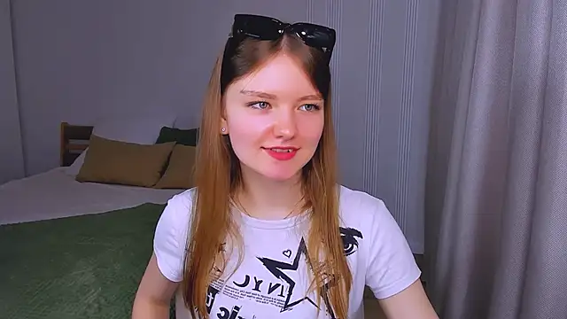 LookEva online show from 05-14-26, 03:36