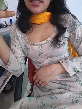 Snapshot of zoya_baby_ chatting on 06-05-26, 03:44 zoya baby online show from 06-05-26, 03:44