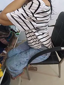 Snapshot of zoya_baby_ chatting on 06-18-26, 04:22 zoya baby online show from 06-18-26, 04:22