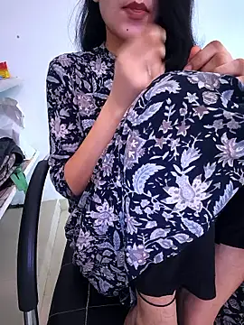 Snapshot of zoya_baby_ chatting on 06-01-26, 04:24 zoya baby online show from 06-01-26, 04:24