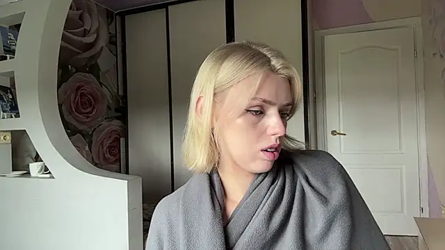 ScarlettRosy online show from 06-16-26, 04:45