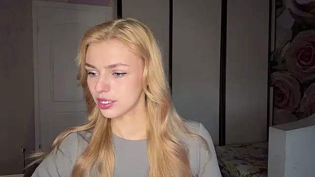 ScarlettRosy online show from 05-13-26, 03:35