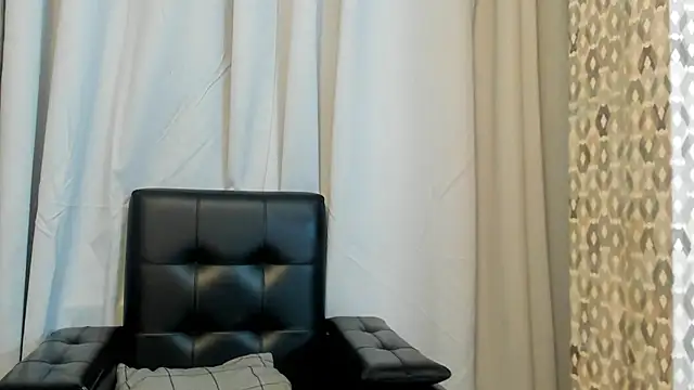 Snapshot of Jaadewest chatting on 07-17-26, 10:45 Jaadewest online show from 07-17-26, 10:45