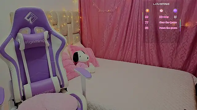 Naomilaurent online show from 05-15-26, 03:43