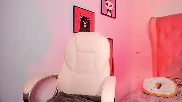 Scarlet Big boobs online show from 05-23-26, 04:11