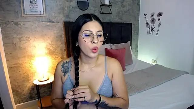 isa cruzx online show from 05-18-26, 04:23