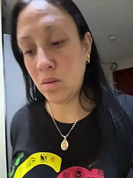 Snapshot of Cloe-Fire chatting on 06-26-26, 11:05 Cloe-Fire online show from 06-26-26, 11:05