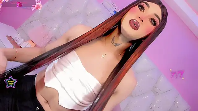 Snapshot of Lexxy_Mattell chatting on 06-30-26, 05:07 Lexxy Mattell online show from 06-30-26, 05:07