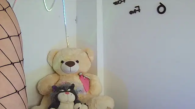 Sara Blum online show from 05-14-26, 03:25