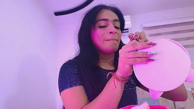 Malaia thompson  online show from 05-22-26, 11:52
