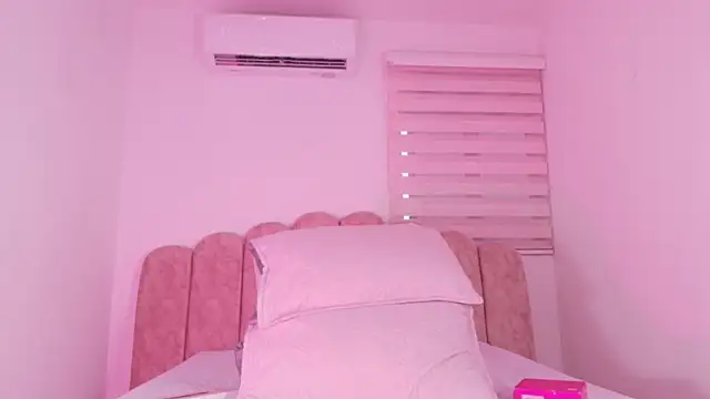 Malaia thompson  online show from 06-10-26, 12:06