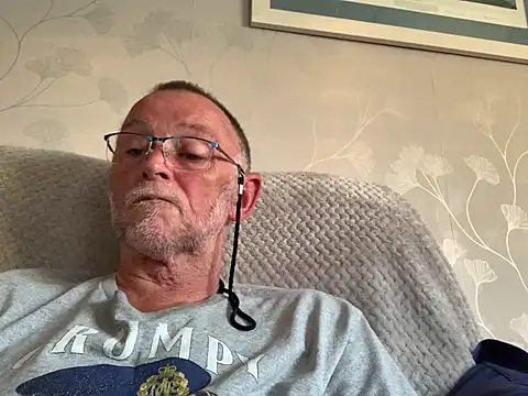 Snapshot of Moonraker64 chatting on 07-14-26, 07:31 Moonraker64 online show from 07-14-26, 07:31