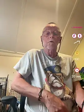 Snapshot of Moonraker64 chatting on 07-15-26, 09:11 Moonraker64 online show from 07-15-26, 09:11