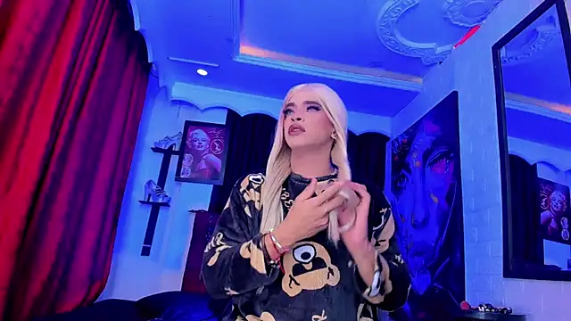 Snapshot of Mia_Colucci25 chatting on 06-27-26, 11:11 Mia Colucci25 online show from 06-27-26, 11:11