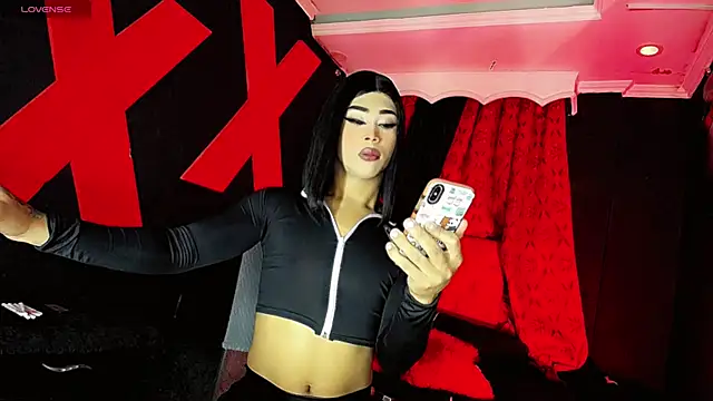 Mia Colucci25 online show from 05-15-26, 01:47