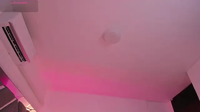 Snapshot of AmaraLewis chatting on 08-01-26, 12:58 AmaraLewis online show from 08-01-26, 12:58