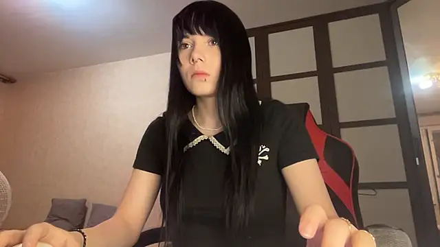 gothicq online show from 05-06-26, 07:51