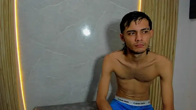 Snapshot of Fresh_Kitten chatting on 05-11-26, 03:07 Fresh Kitten online show from 05-11-26, 03:07