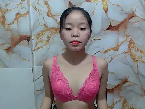 Sweet Sarah69 online show from 06-17-26, 08:47