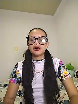 L0lita Emi12 online show from 05-19-26, 11:06