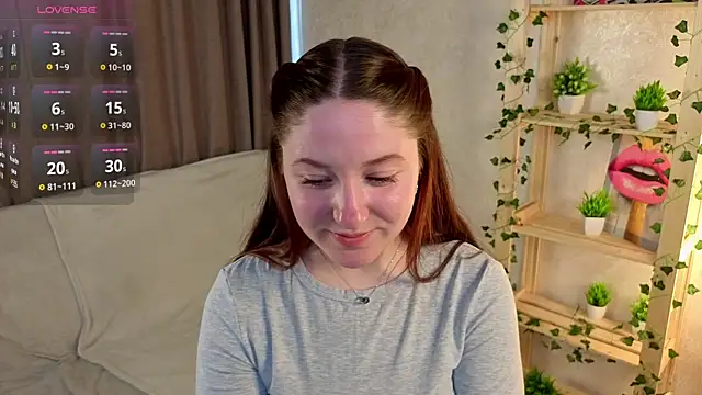 Snapshot of RudyLienna chatting on 05-25-26, 04:23 RudyLienna online show from 05-25-26, 04:23