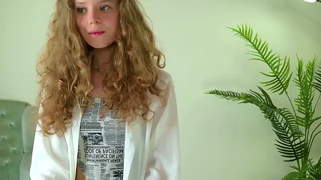 Mila Stain online show from 05-04-26, 05:44