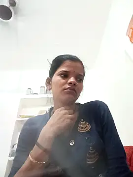 Student garl 1 online show from 05-04-26, 12:47