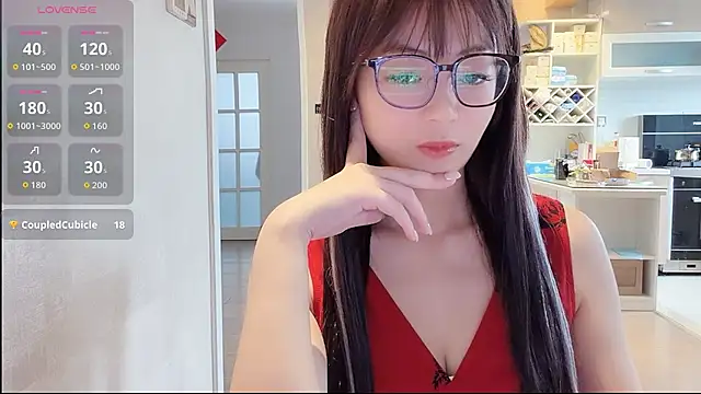 Snapshot of weeeoooo chatting on 05-17-26, 07:41 weeeoooo online show from 05-17-26, 07:41