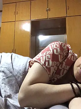nidejiejie online show from 05-13-26, 03:52