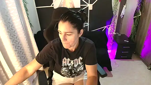 LUCYMILF SEXY online show from 05-17-26, 02:17