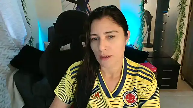 LUCYMILF SEXY online show from 06-17-26, 03:33