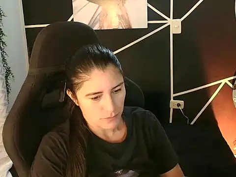 LUCYMILF SEXY online show from 05-13-26, 12:23