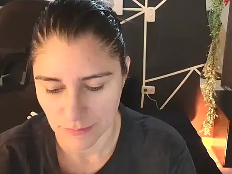 LUCYMILF SEXY online show from 05-14-26, 05:54