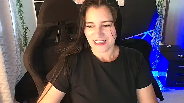 LUCYMILF SEXY online show from 05-18-26, 06:01