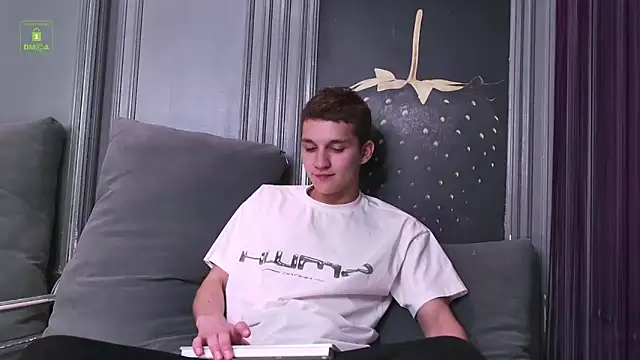 WilliamGriffith online show from 06-18-26, 04:44