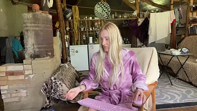 wildforestmuse  online show from 06-17-26, 08:47
