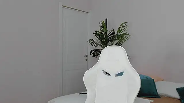 Nikki Mi1k online show from 06-15-26, 10:15