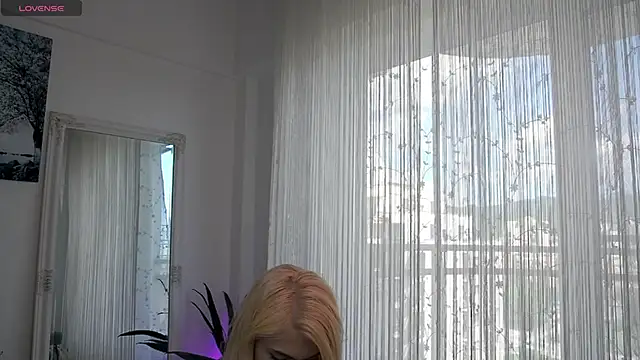 Belle Blondy online show from 05-17-26, 11:32