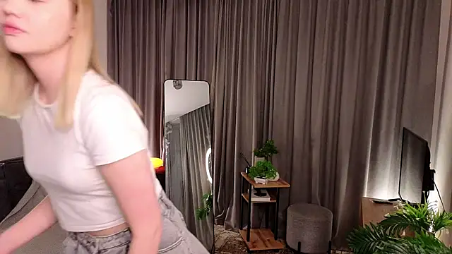 WinterAvrett online show from 05-11-26, 04:04