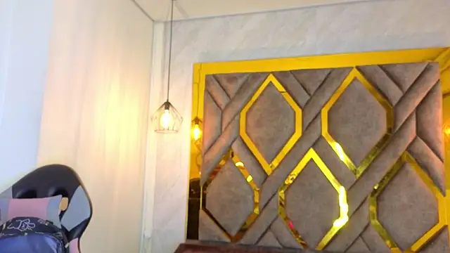 Ey Im simone  online show from 05-20-26, 12:13