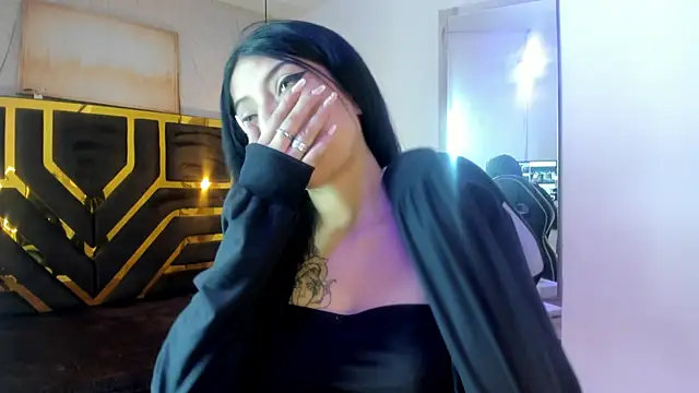 Snapshot of Ey_Im_simone_ chatting on 06-30-26, 12:27 Ey Im simone online show from 06-30-26, 12:27