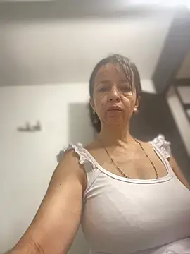 Soy Camila8 online show from 05-16-26, 12:48