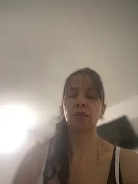 Soy Camila8 online show from 06-06-26, 12:16