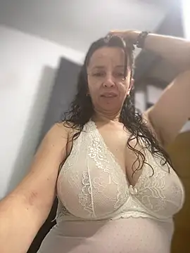 Soy Camila8 online show from 06-03-26, 01:17