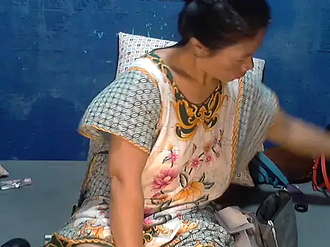 hotchilimom online show from 02-22-26, 03:20